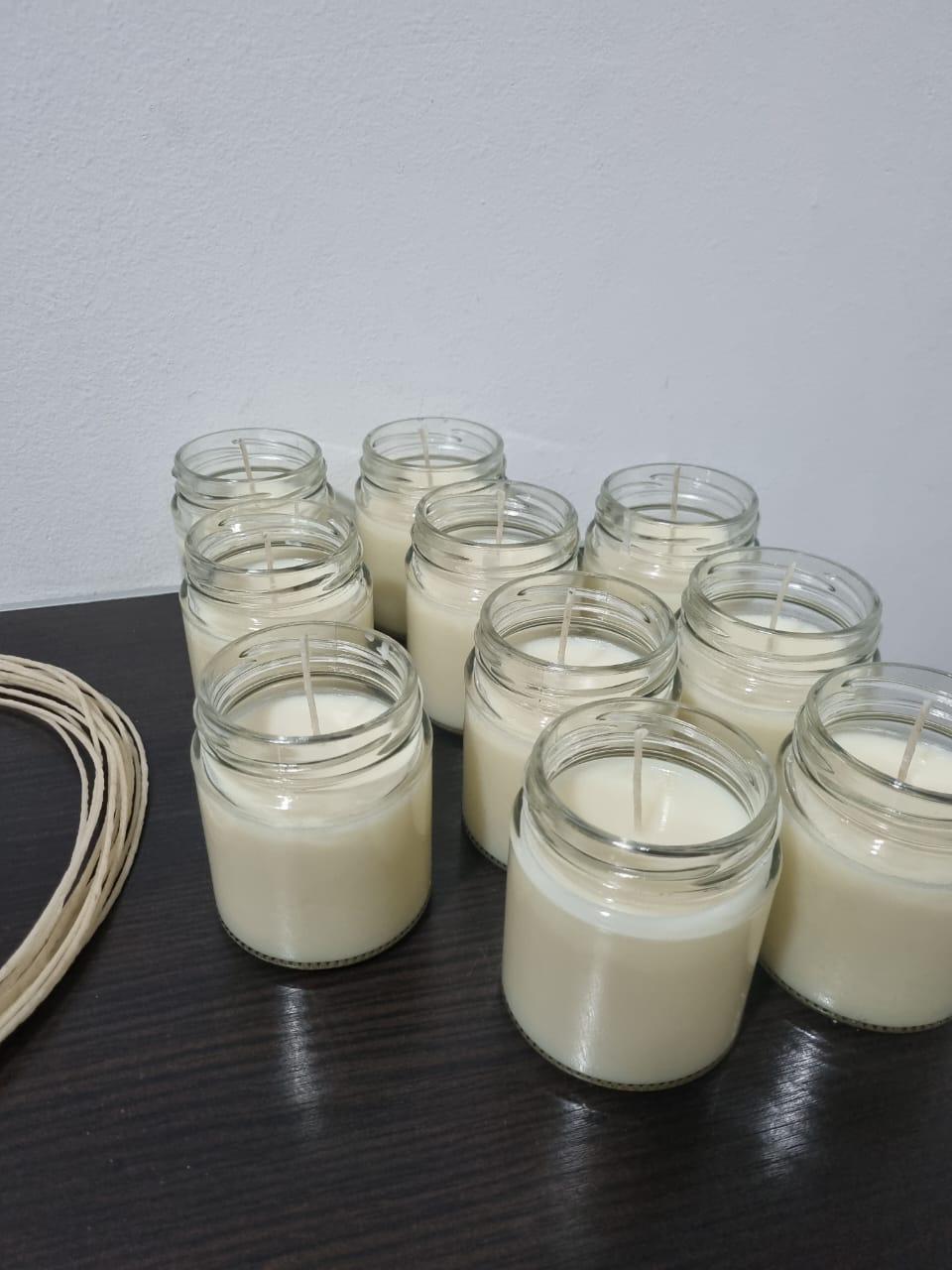 Velas recién vertidas en producción